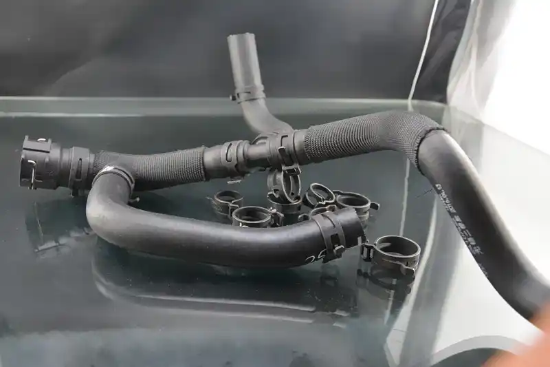 How to remove spring hose clamps without tool​